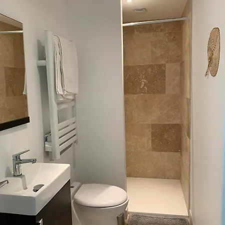 T2 Et Véritable écrin De Verdure En Apartamento